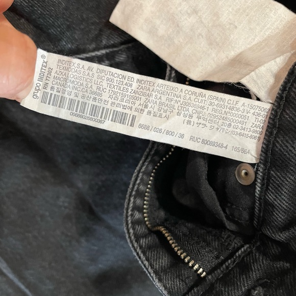 Zara High Rise Wide Leg Black Jeans Size 4 EUR 36 Raw Hem Flare - Picture 8 of 9